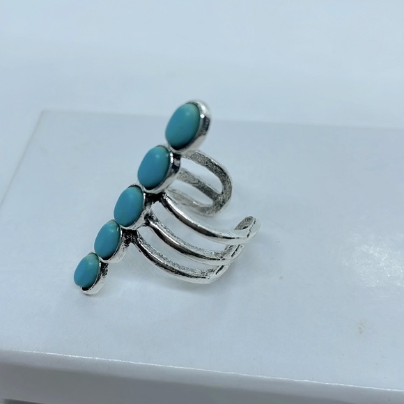 Turquoise Stone Linear Silver Ring - Picture 10 of 15